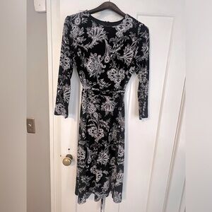 Anne Klein Navy & White A-Line dress. Size 10. Quarter Length Sleeve.